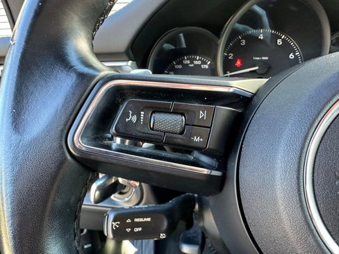 Used 2022 Porsche Macan image 17