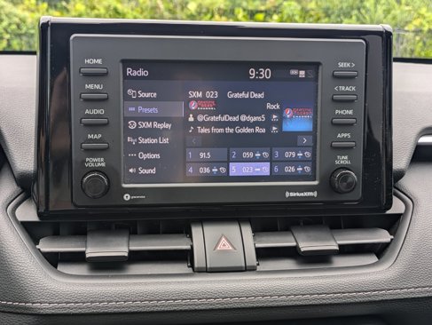 Used 2022 Toyota RAV4 LE image 11