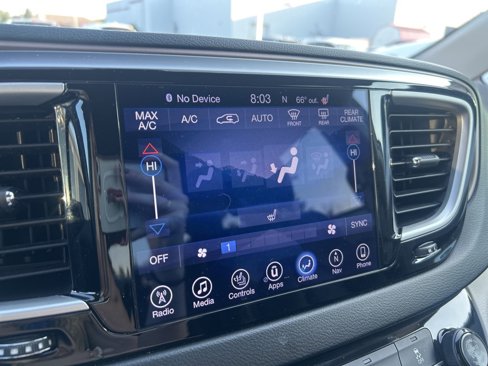 Certified 2017 Chrysler Pacifica Touring-L w/ Tire & Wheel Group image 36