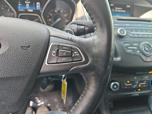 Used 2015 Ford Focus SE w/ SE Sport Package image 21