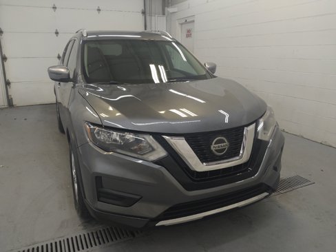 Used 2018 Nissan Rogue SV image 13