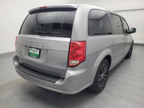 Used 2016 Dodge Grand Caravan SXT image 7