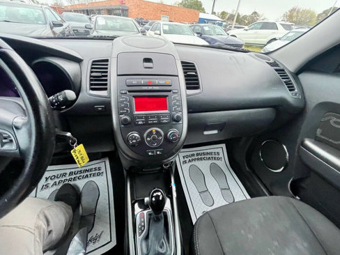 Used 2013 Kia Soul + image 15