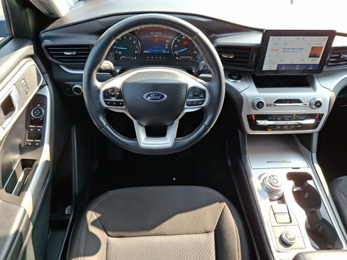 Certified 2022 Ford Explorer XLT image 13
