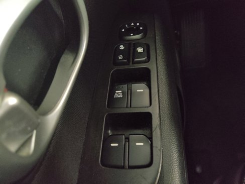 Used 2015 Kia Soul image 27