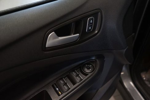 Certified 2019 Ford Escape SE image 19