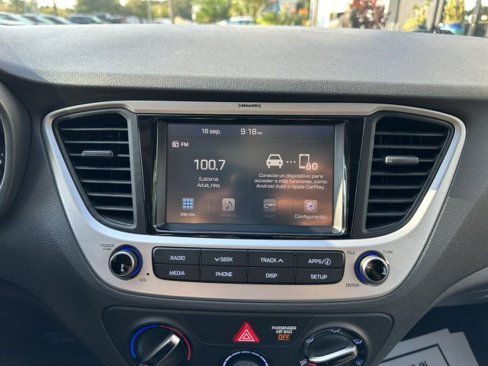 Used 2022 Hyundai Accent SEL image 30