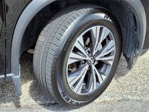 Used 2023 Nissan Rogue SV image 4