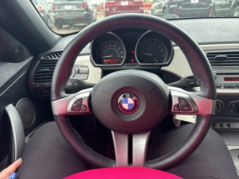Used 2004 BMW Z4 2.5i image 15