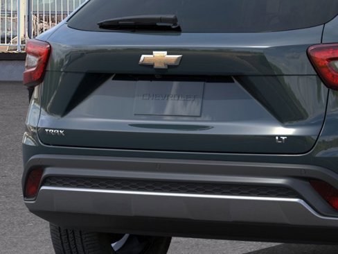 New 2025 Chevrolet Trax LT w/ Driver Confidence Package image 14