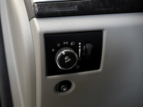 Used 2012 Jeep Grand Cherokee Laredo image 22