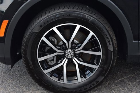 Used 2021 Volkswagen Tiguan SE image 11