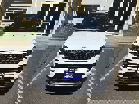 New 2025 Jeep Compass Limited w/ Sun and Sound Group image 2