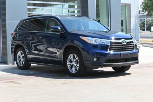 Used 2015 Toyota Highlander XLE image 2