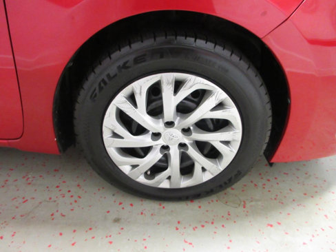 Used 2019 Toyota Corolla LE image 17