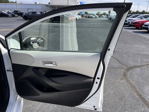 Used 2020 Toyota Corolla LE image 15