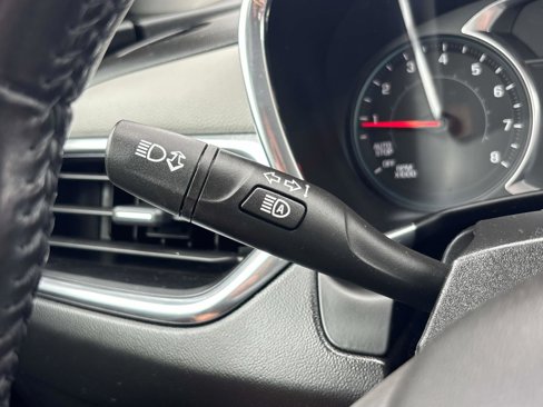 Used 2020 Chevrolet Equinox LT w/ Driver Convenience Package image 30