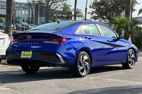 Certified 2025 Hyundai Elantra Sport image 4