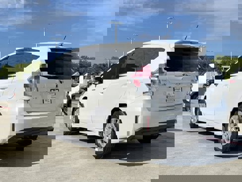 Used 2016 Toyota Prius V Four image 5