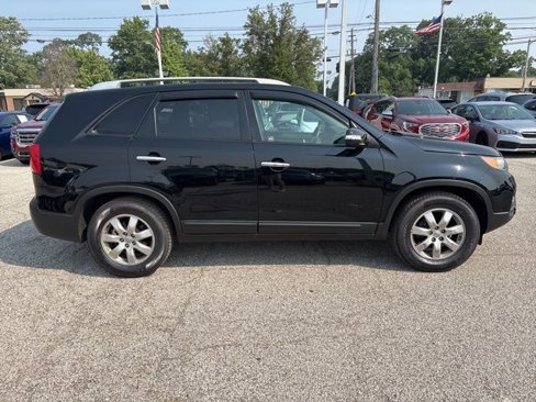 Used 2012 Kia Sorento LX w/ Convenience Pkg image 4