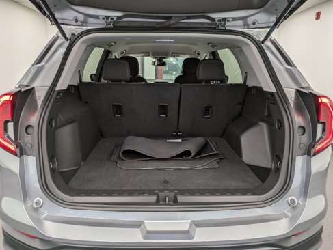 Used 2024 GMC Terrain SLE image 24