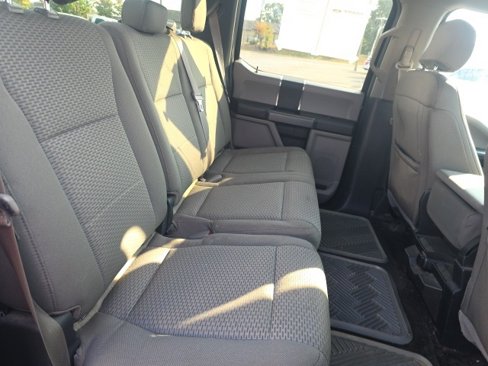 Used 2015 Ford F150 XLT image 11