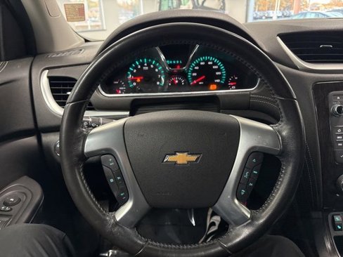 Used 2017 Chevrolet Traverse LT w/ Style and Technology Package image 29