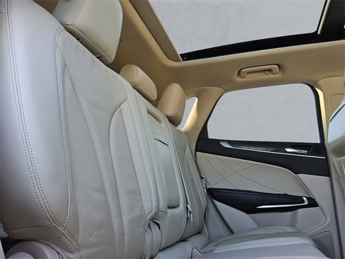 Used 2019 Lincoln MKC Reserve image 31
