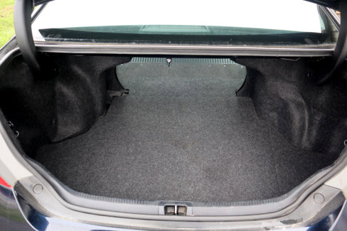 Used 2015 Toyota Camry LE image 39