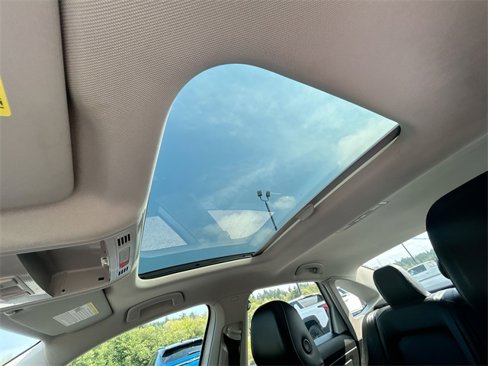 Used 2021 Volkswagen Jetta R-Line image 18