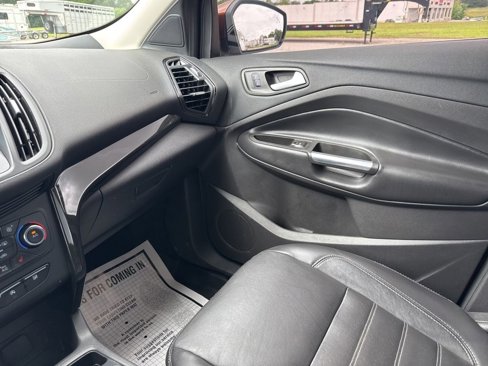 Used 2017 Ford Escape Titanium image 38
