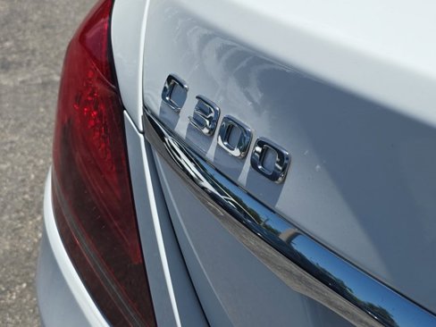 Used 2021 Mercedes-Benz C 300 Sedan image 5