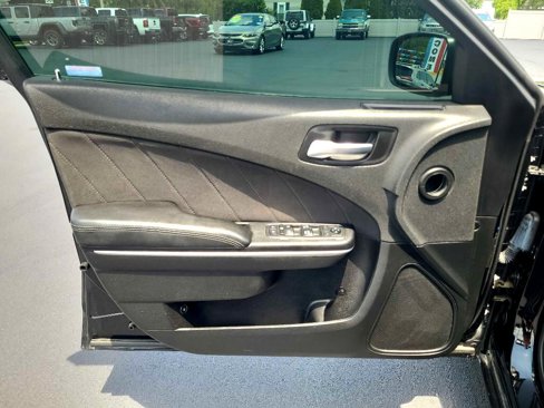 Used 2019 Dodge Charger SXT image 29