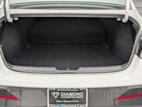 Used 2025 Hyundai Elantra Sport image 13