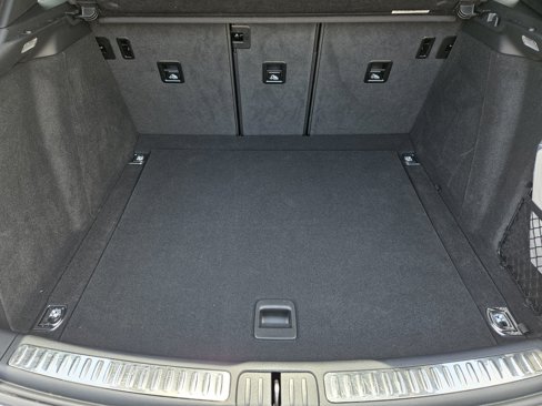 Certified 2025 Porsche Macan Turbo image 41