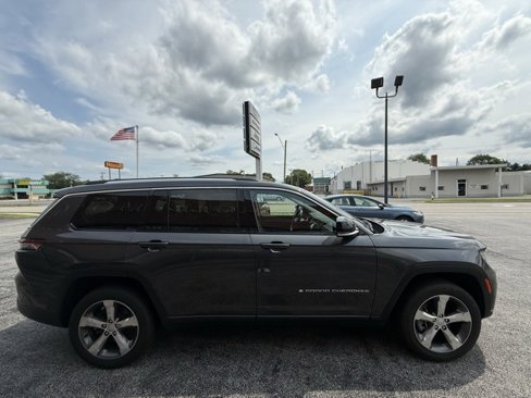 Used 2022 Jeep Grand Cherokee L Limited image 4