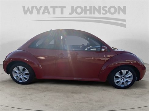 Used 2010 Volkswagen Beetle Coupe image 10