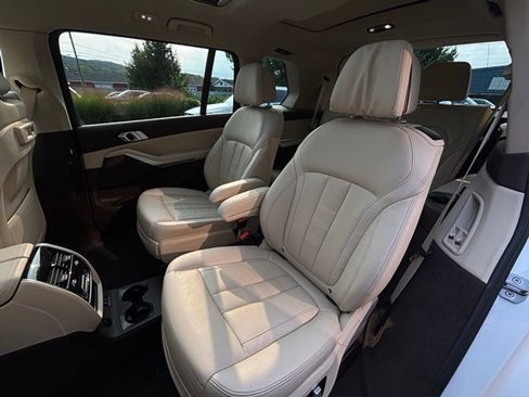 Used 2019 BMW X7 xDrive40i w/ Cold Weather Package image 19