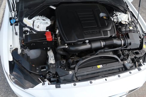 Used 2018 Jaguar XE Prestige image 43
