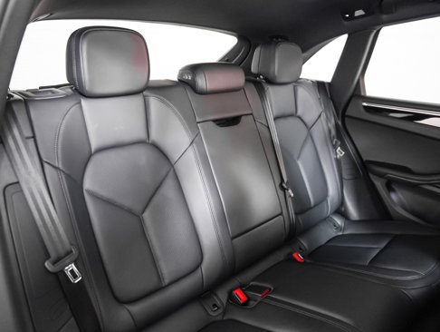 Certified 2024 Porsche Macan w/ Premium Plus Package image 6
