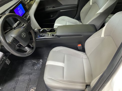 Used 2025 Toyota Camry SE image 21
