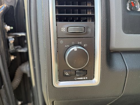Used 2019 RAM 1500 Classic SLT image 17