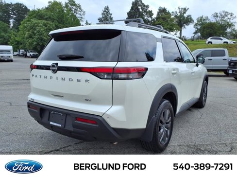 Used 2022 Nissan Pathfinder SV image 5