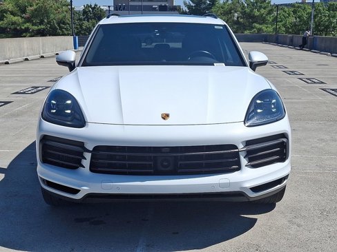 Certified 2023 Porsche Cayenne Platinum Edition image 6