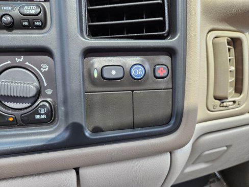 Used 2002 Chevrolet Suburban LT image 23