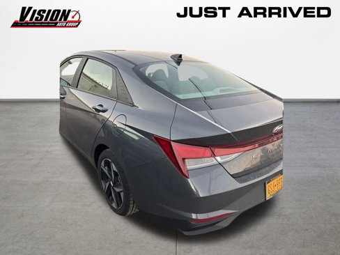 Used 2023 Hyundai Elantra SEL w/ Convenience Package image 12