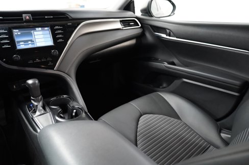 Used 2018 Toyota Camry SE image 14