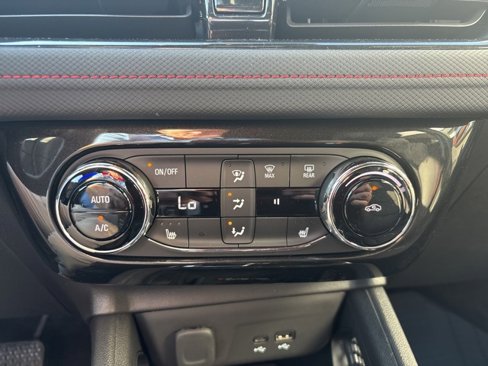 Used 2025 Chevrolet TrailBlazer RS w/ Convenience Package image 14