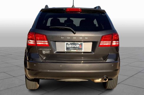 Used 2020 Dodge Journey SE w/ SE Popular Equipment Group image 4
