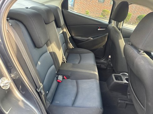 Used 2019 Toyota Yaris LE image 15
